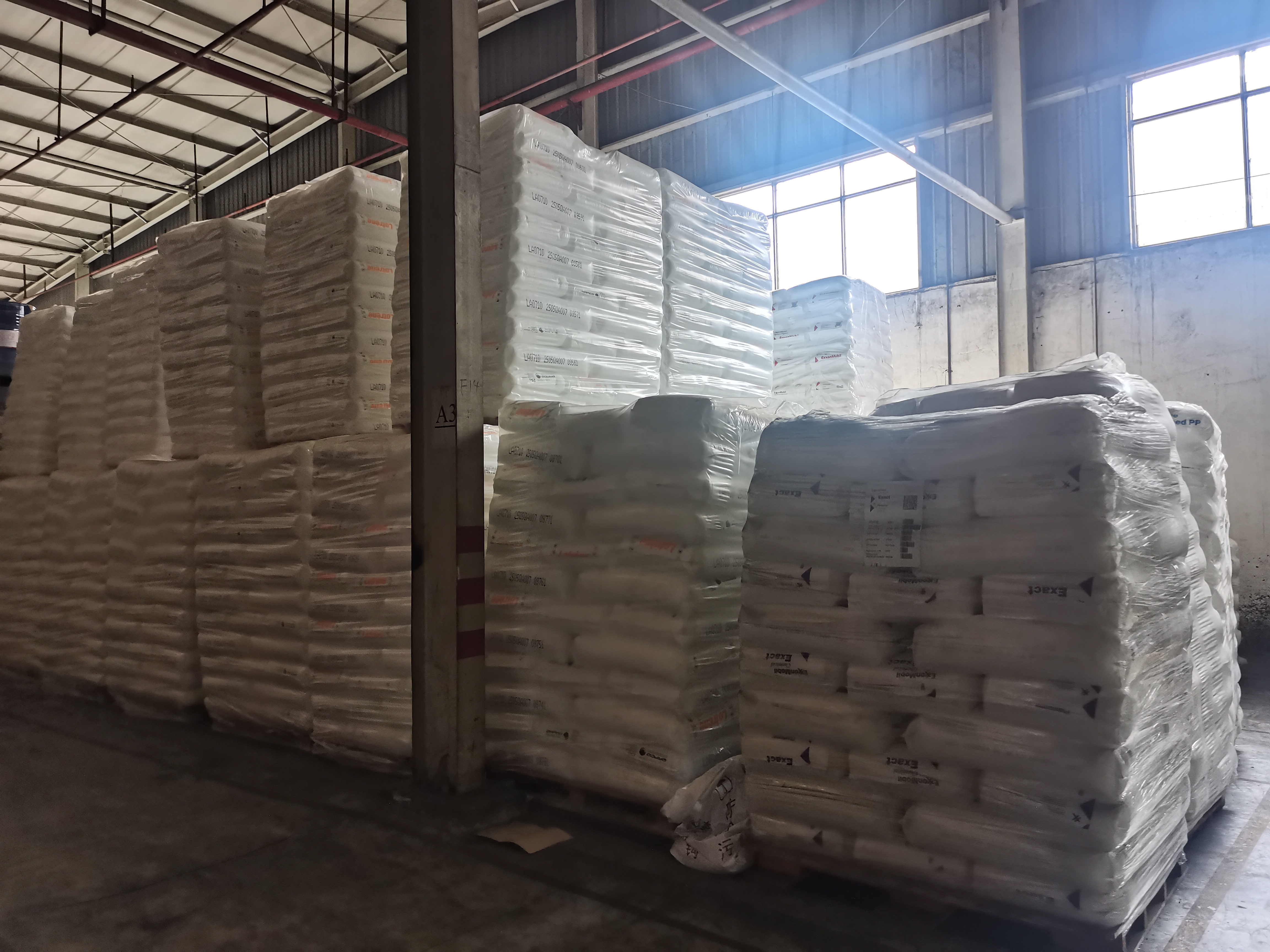 进口塑胶粒仓储托管